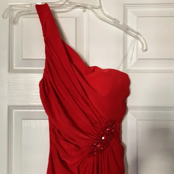 Lucas & Emma Gown NWT Size Small Red - Picture 2 of 9